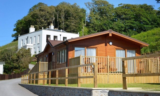 Plymouth Ski Chalet | Luxury Lodge, South Devon Coast nr Plymouth, 200m to Beach + Indoor Heated Pool,