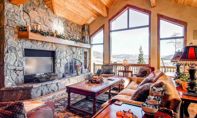 Three Peaks House | Luxury Lodge w/Hot Tub, Unimaginable Views; Room for 12 & Near Six Resorts!