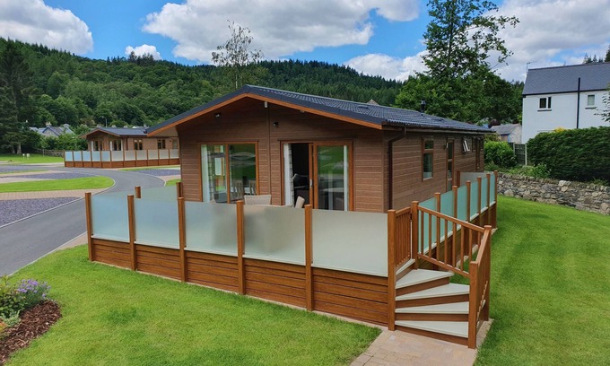 Gwynedd- Snowdonia Cabin | Luxury lodge, with hot tub, prime location in Betws-y-Coed, Snowdonia National Park, North Wales