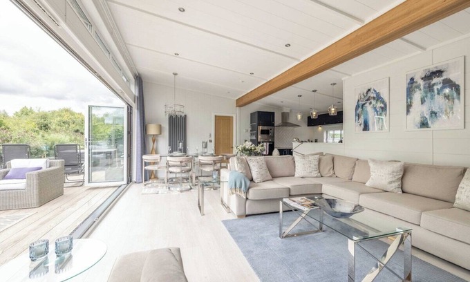 Windsor House | Luxury Lodge with Hot Tub in Windsor Marina
