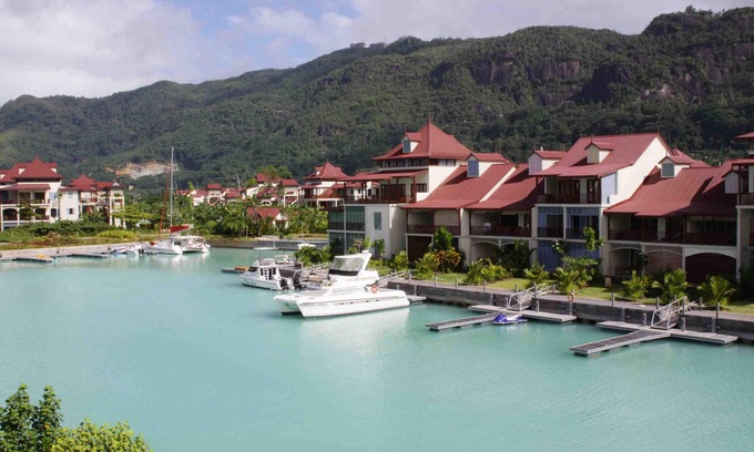 Eden Island Apartment | Luxury Loft Appartment on Eden Island with 3 Bedrooms, Views on Marina & Beach
