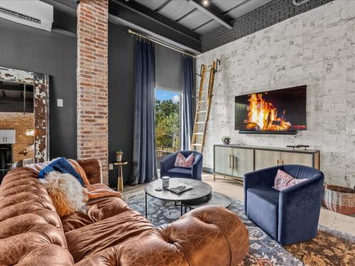 Tampa Heights Apartment | Luxury Loft - Downtown Tampa, Ybor, Armature