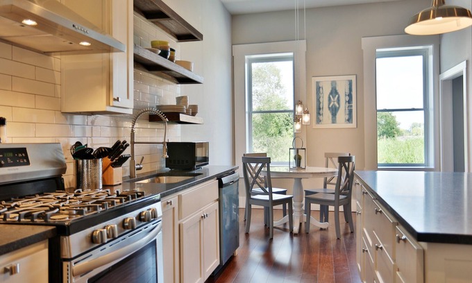 Butchertown Apartment | Luxury Loft Living in Butchertown/for 30 days+ rentals only
