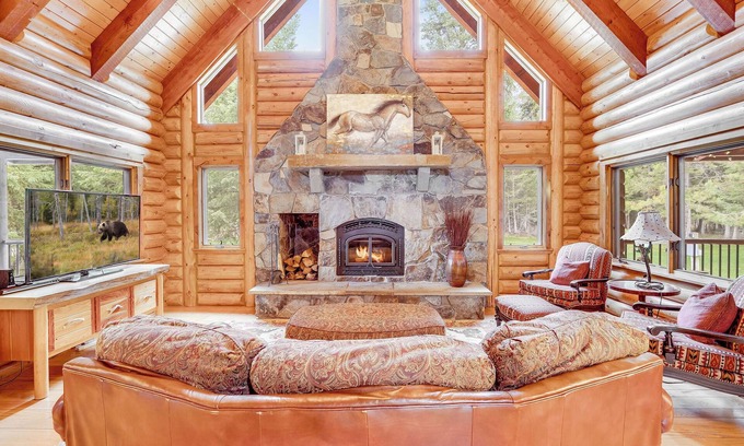 Whitefish House | Luxury Log Home: 2 King Suites, HOT TUB, Fire Pit near Skiing + ALL Winter Fun
