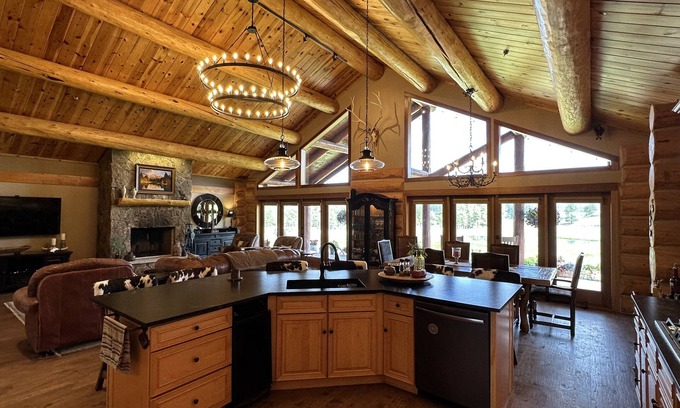 Pagosa Springs House | Luxury log home secluded on 20-acres yet only 4 miles from downtown