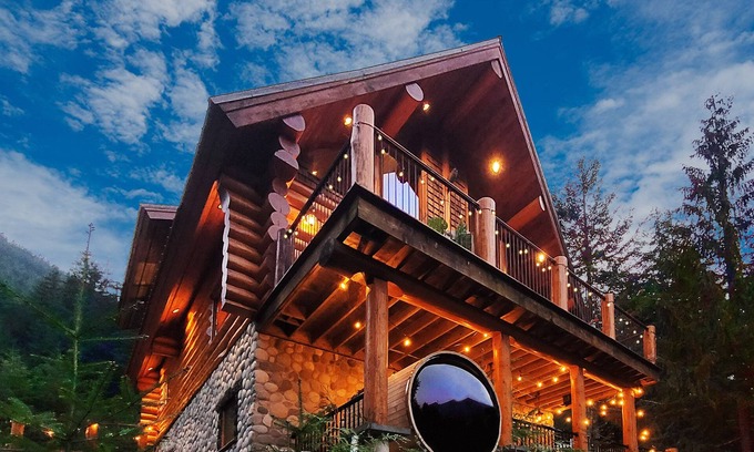 Sunshine Valley Cabin | Luxury log house in Sunshine Valley “Ravenloft”