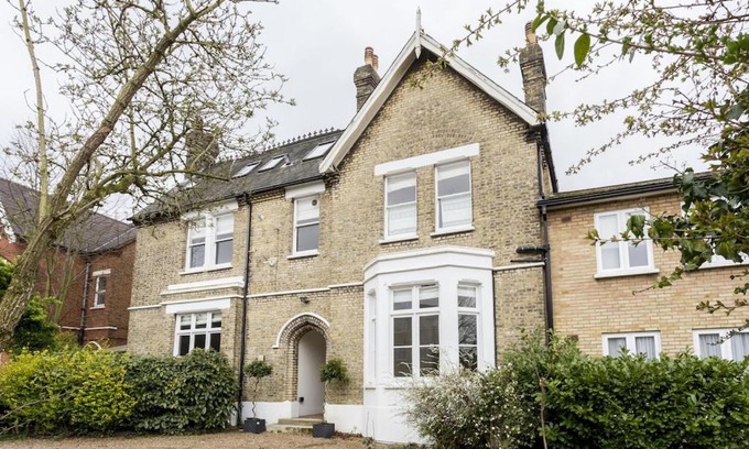 Streatham Villa | Luxury London Eight Bedroom Detached House in Streatham South West London