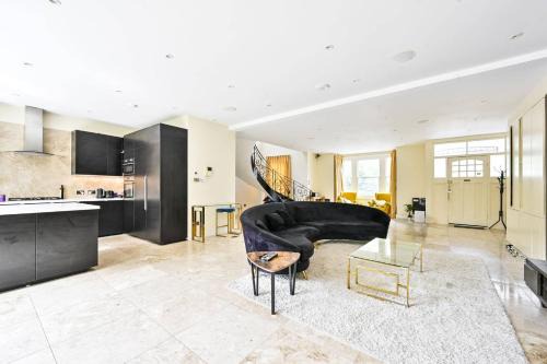 Chiswick Riverside Apartment | Luxury London House