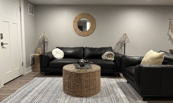 Twin Falls Apartment | Luxury lower level , pet friendly, fully fenced yard