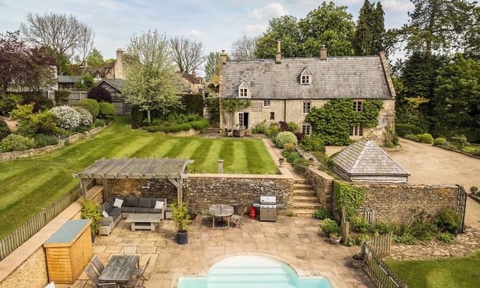 Cheltenham House | Luxury Manor Home with Heated Pool & Tennis Court