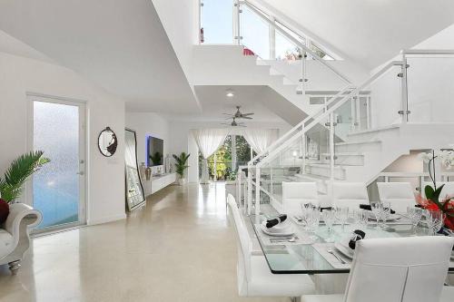 Downtown Fort Lauderdale House | Luxury Mansion, Game Room, Pool, Rooftop, Skyline, Walk to Las Olas