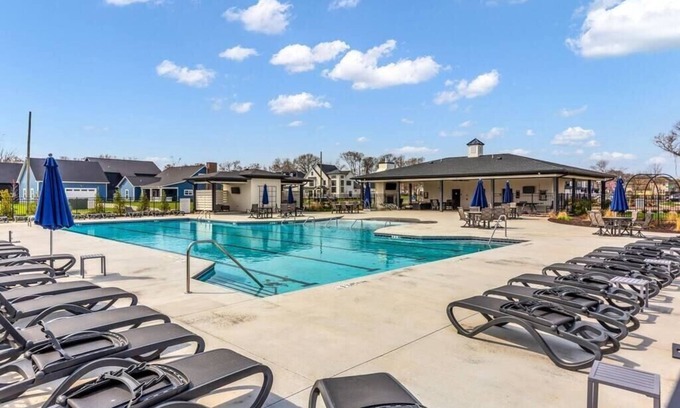 Murfreesboro House | Luxury Massive Townhome, Pool, Elevator, Amenities