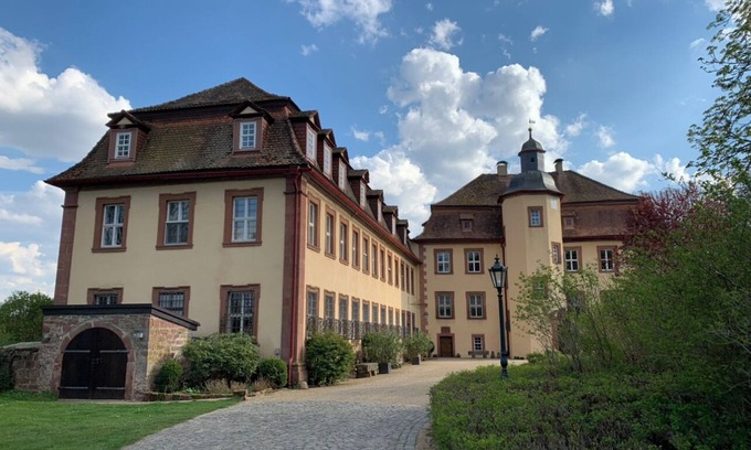 Zeitlofs Other | Luxury mid-century apartment in baroque castle 85m2 surrounded by beautiful park