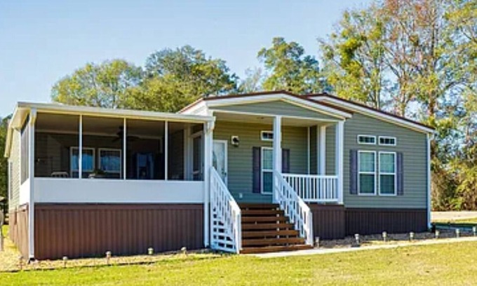 Valdosta House | Luxury Mobile Home in Valdosta, GA - Fully Furnished