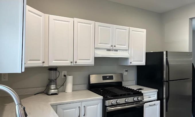 Long Branch Apartment | Luxury & Modern 2 bedroom apartment , near the beach !