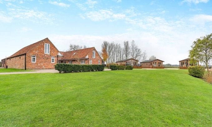 Aubourn Ski Chalet | Luxury modern 2 Bedroom Lodge.