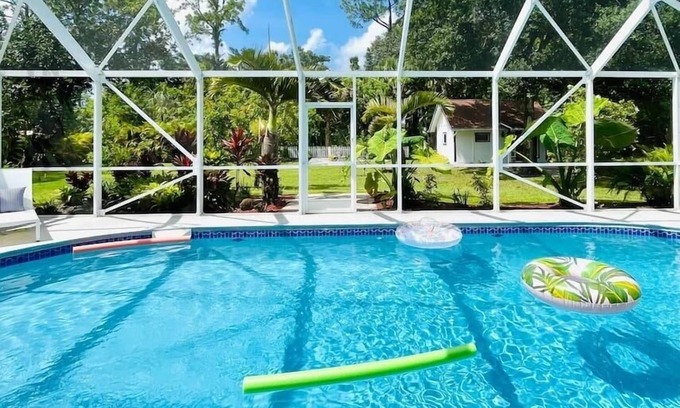 Jupiter Farms House | Luxury Modern Farmhouse | Quiet and Spacious w/Heated Pool, Game Room, BBQ