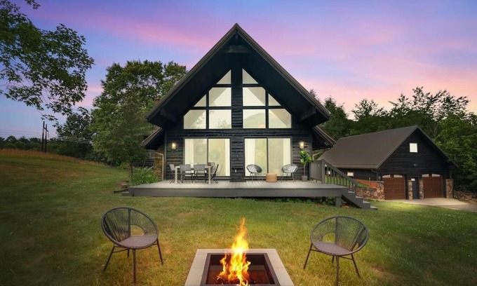 Leicester House | Luxury Modern Mountain Retreat near Asheville with Hot tub