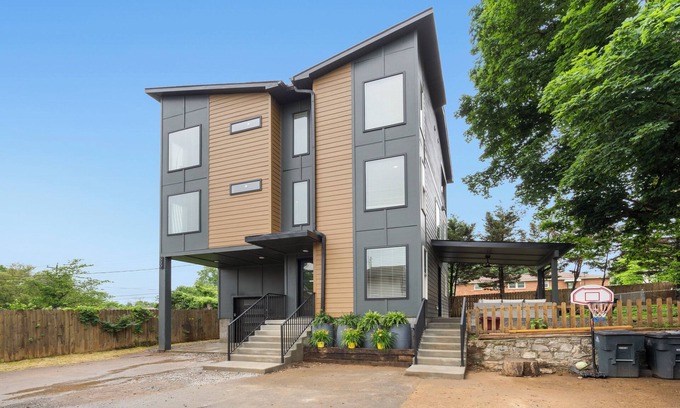 Charlotte Park House | Luxury modern newly built 1bd/1ba, EV charger, 15mi BNA 7mi Broadway 6mi Vandy