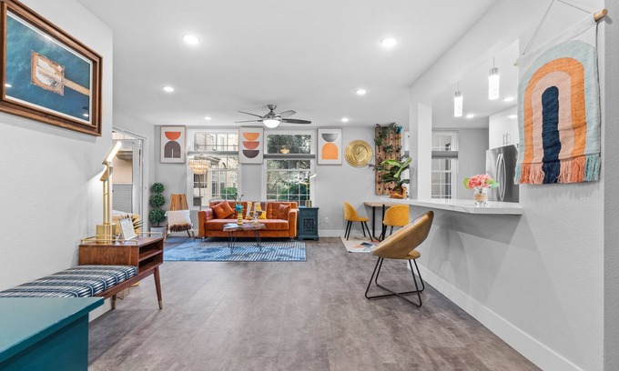 Hillcrest Condo | Luxury modern resort apt pool-spa in the heart of Sunny San Diego. 🏳️‍🌈 friendly