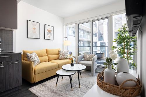 Garden District Apartment | Luxury & Modern Suite 5 Minutes from Eaton Center