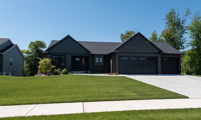 Hudsonville House | Luxury Monthly Furnished Home