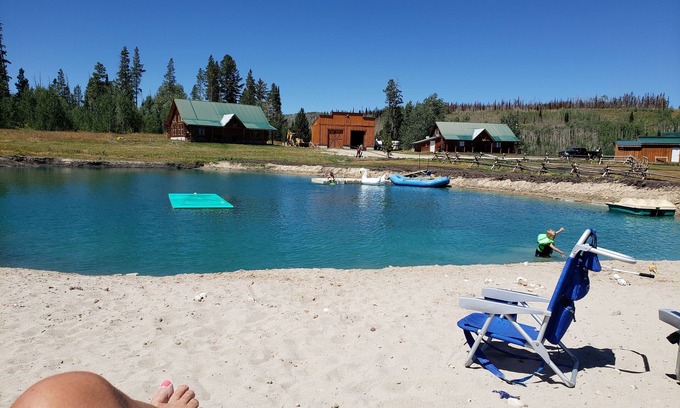 Daniel Cabin | Luxury Mountain Cabin in NW Wyoming. Easy drive to Yellowstone and Jackson Hole.