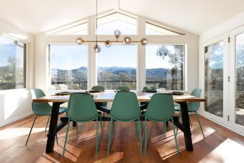 Florissant House | Luxury Mountain Getaway With A Hot Tub And Deck