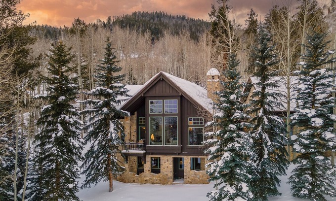 Cordillera House | Luxury Mountain Home + Hot Tub + Close to Golf/Nordic Skiing – Fortuna Lodge