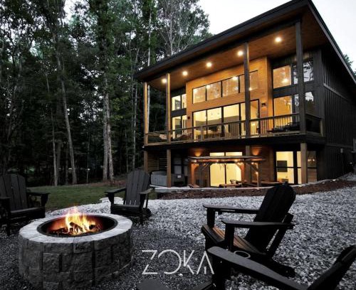 Westminster House | Luxury Mountain Retreat with Hot Tub Near Lake Hartwell & Clemson, SC
