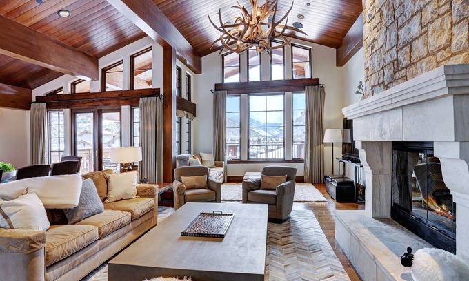 Vail Condo | Luxury Mountainside 5BR halet in Vail Village by RedAwning - Save 20% on 7+ Nights!