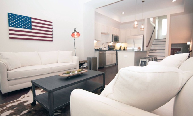 South Nashville House | Luxury Nashville 5 Stars Home 1.3m From Broadway!