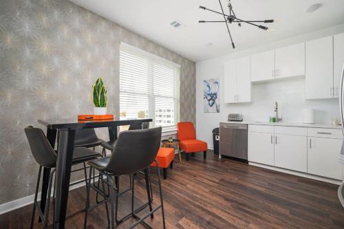 Old Fourth Ward House | Luxury New Penthouse Roof Balcony Washer Dryer B406