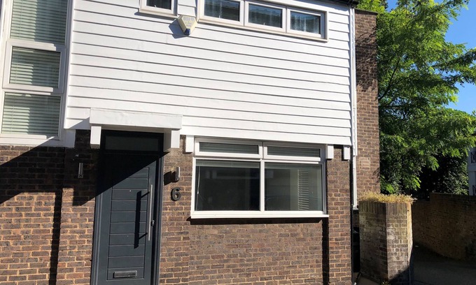 Hampstead House | Luxury newly renovated 3-bedroom, 2-bathroom mews house in Hampstead London