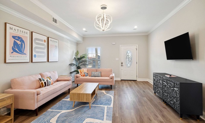 Mid-City House | Luxury NOLA Group House w/Parking, Balcony, King suite and 5 en-suite baths