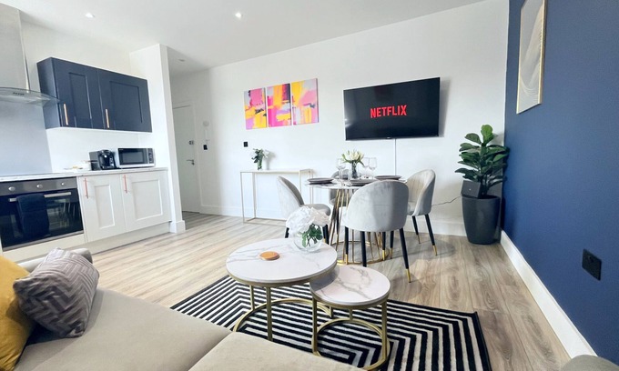 Norwich Apartment | Luxury Norwich City Centre Flat - Free Parking