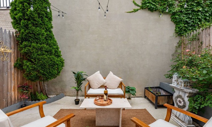 The Heights Apartment | Luxury NYC Condo with Private Deck | Mins to NYC