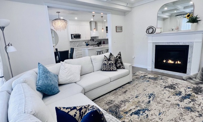 Oakville House | Luxury Oakville Home, Cozy, Hot Tub, Gas Fireplace, 4 Bedrooms, 3.5 Baths