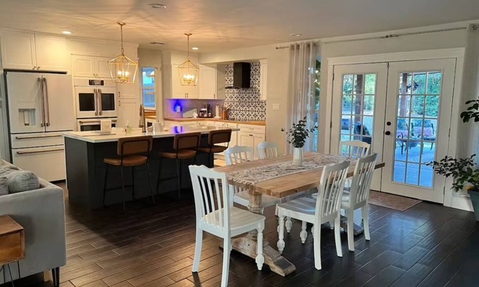 Leon Valley House | Luxury Oasis 4BR, Pool, Grill, Coffee+Snack Bar