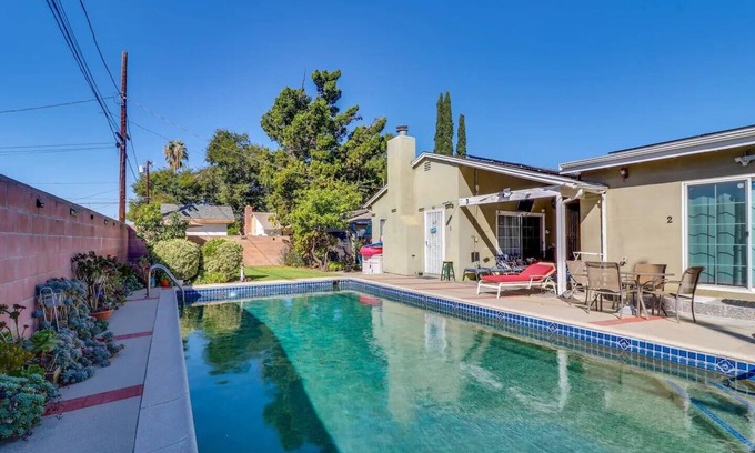 North Hills West House | Luxury Oasis Home w/Pool & Free Parking -6 Guests . Near CSUN