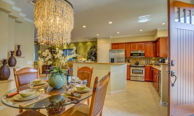 Kamuela Condo | Luxury Oasis Palm Villas at Mauna Lani - Golf/Beach/Shops/Restaurants