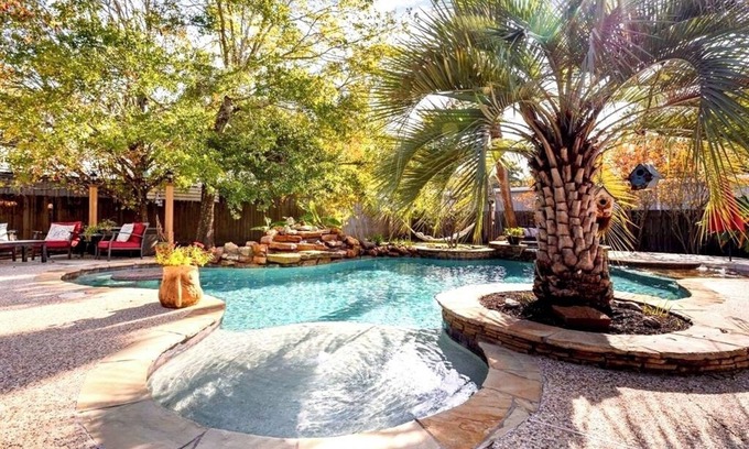 Porter House | Luxury Oasis Retreat in Houston! Main House + Guest House included