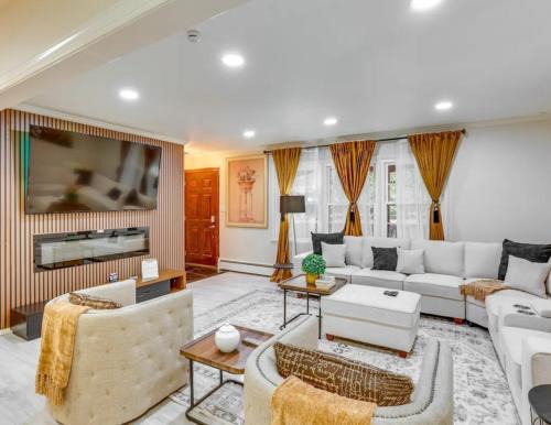 Lewisburg Villa | Luxury Oasis Villa Near BuckNell