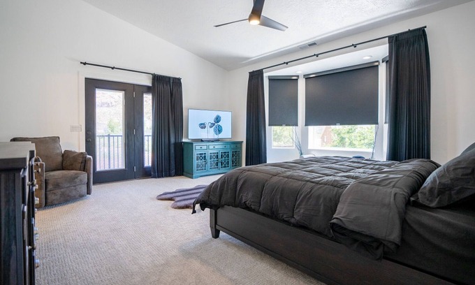 Colorado City House | Luxury oasis where adventure begins!