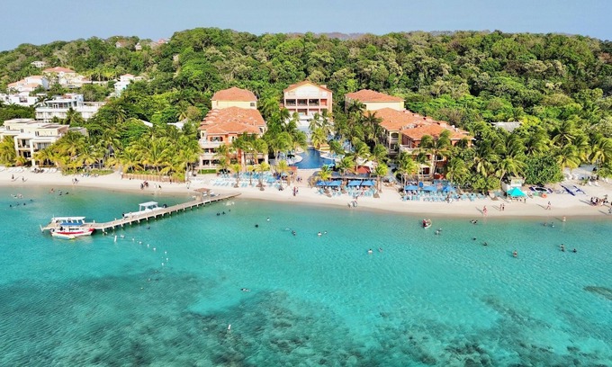 Antoneys Cay Condo | Luxury Oceanfront 1 Bedroom Condo w/Free Breakfast No Resort Fee