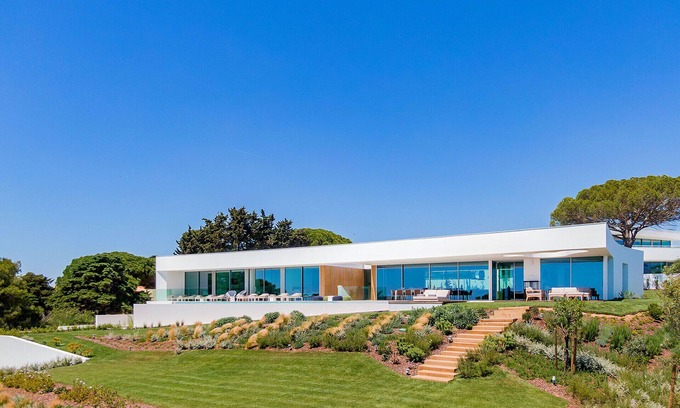 Porto de Mos Villa | Luxury oceanside villa with pool [M]