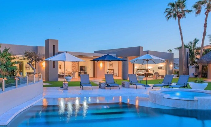 El Bledito Villa | Luxury Oceanview Villa | Pool | Walk to the Beach
