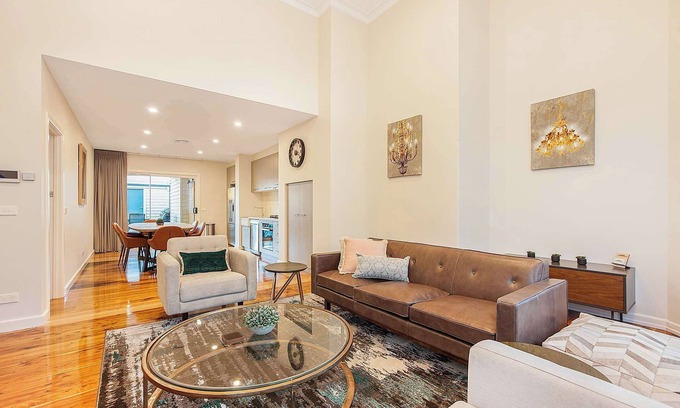 Echuca House | Luxury on the Esplanade - Echuca Holiday Homes