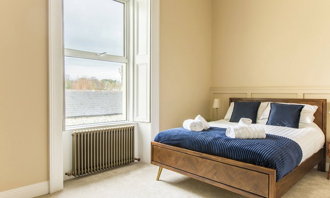 Greystones Apartment | Luxury one-bed apartment for up to 5 people in historic Greystones building