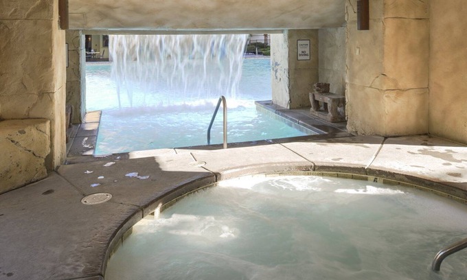 Enterprise Resort | Luxury one bedroom and one bathroom unit with full amenities
